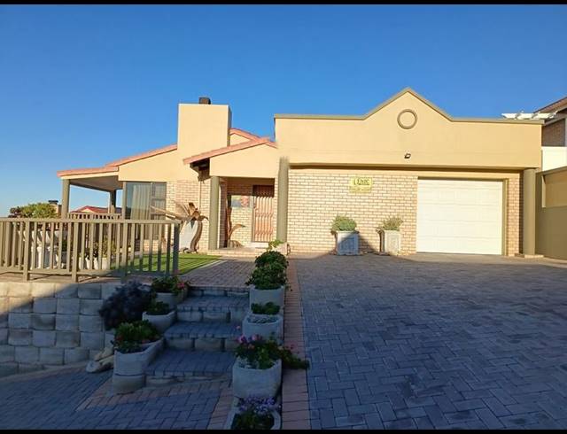 3 BEDROOM TOWNHOUSE FOR SALE IN SEEMEEU PARK